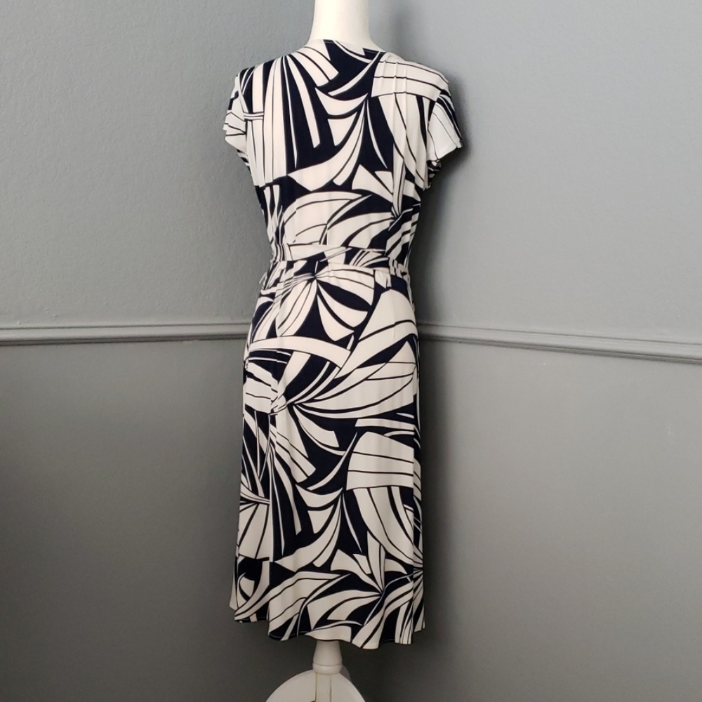 Dress - Picture 4 of 4